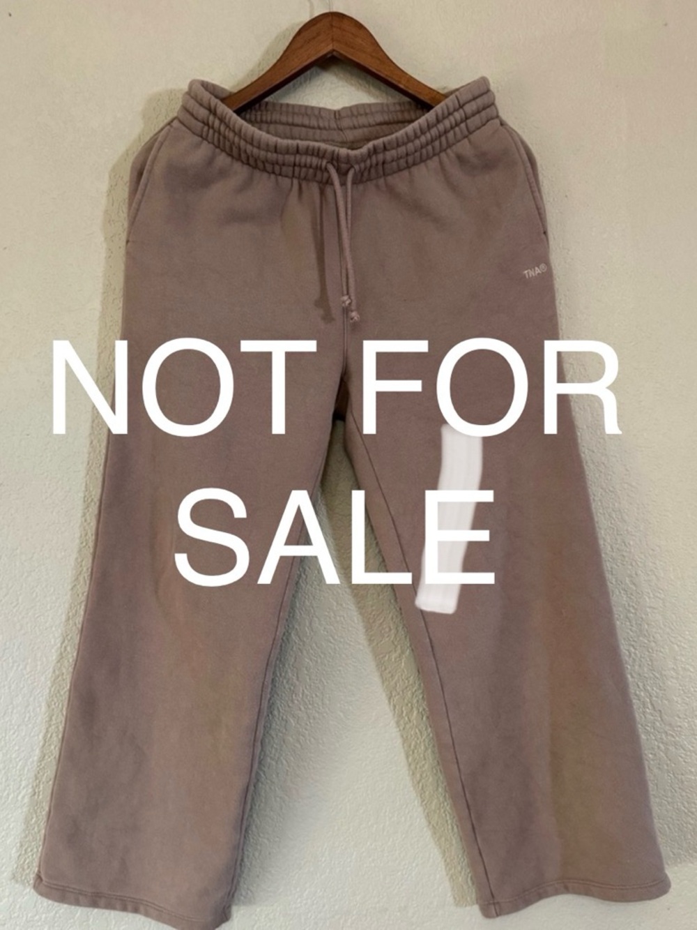 Not for sale TNA sweat fleece cozy fleece boyfriend fit sweatpants